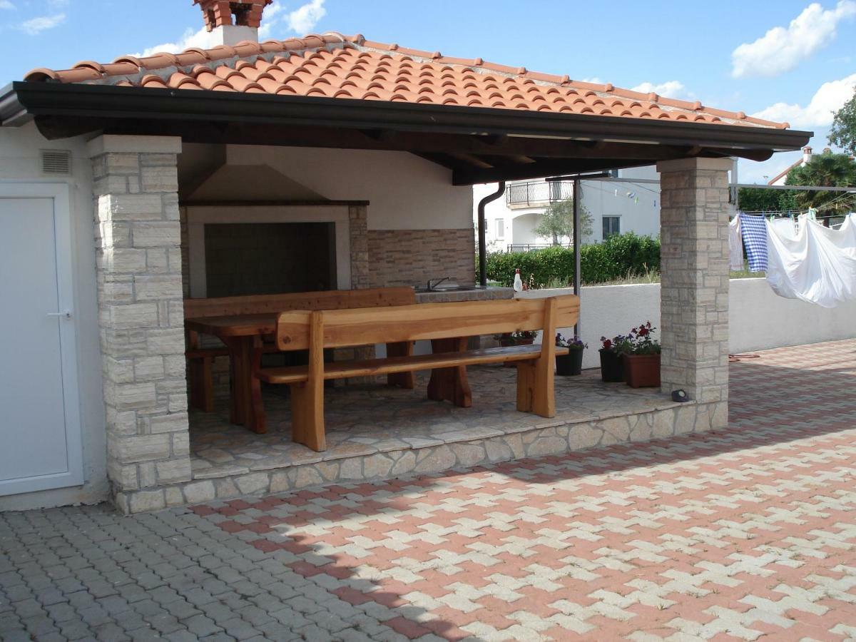 Guesthouse Pejo Poreč Exterior foto